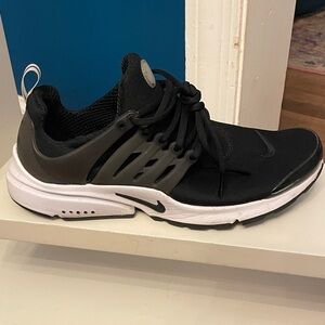 Nike Black and White Air Presto
